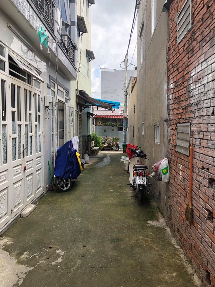 nha-hai-lau-gia-re-quan-12-giap-vo-vap