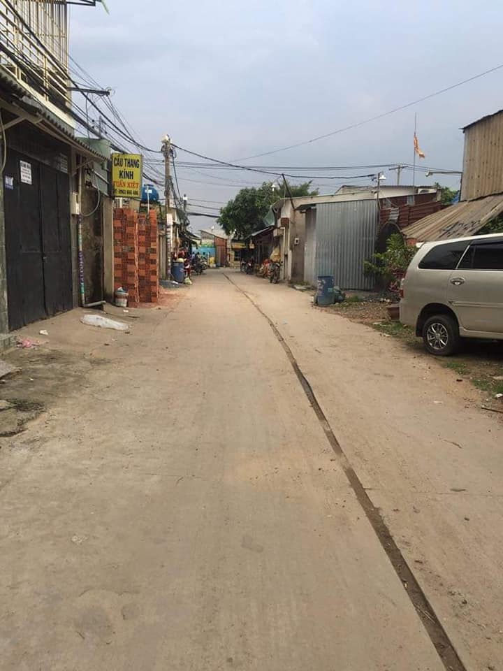 Nha-ban-quan-12-mat-tien-thoi-an Nha-ban-quan-12-mat-tien-thoi-an